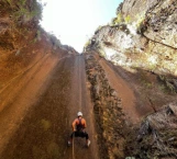 Rope descents between canyons and enchanted forests